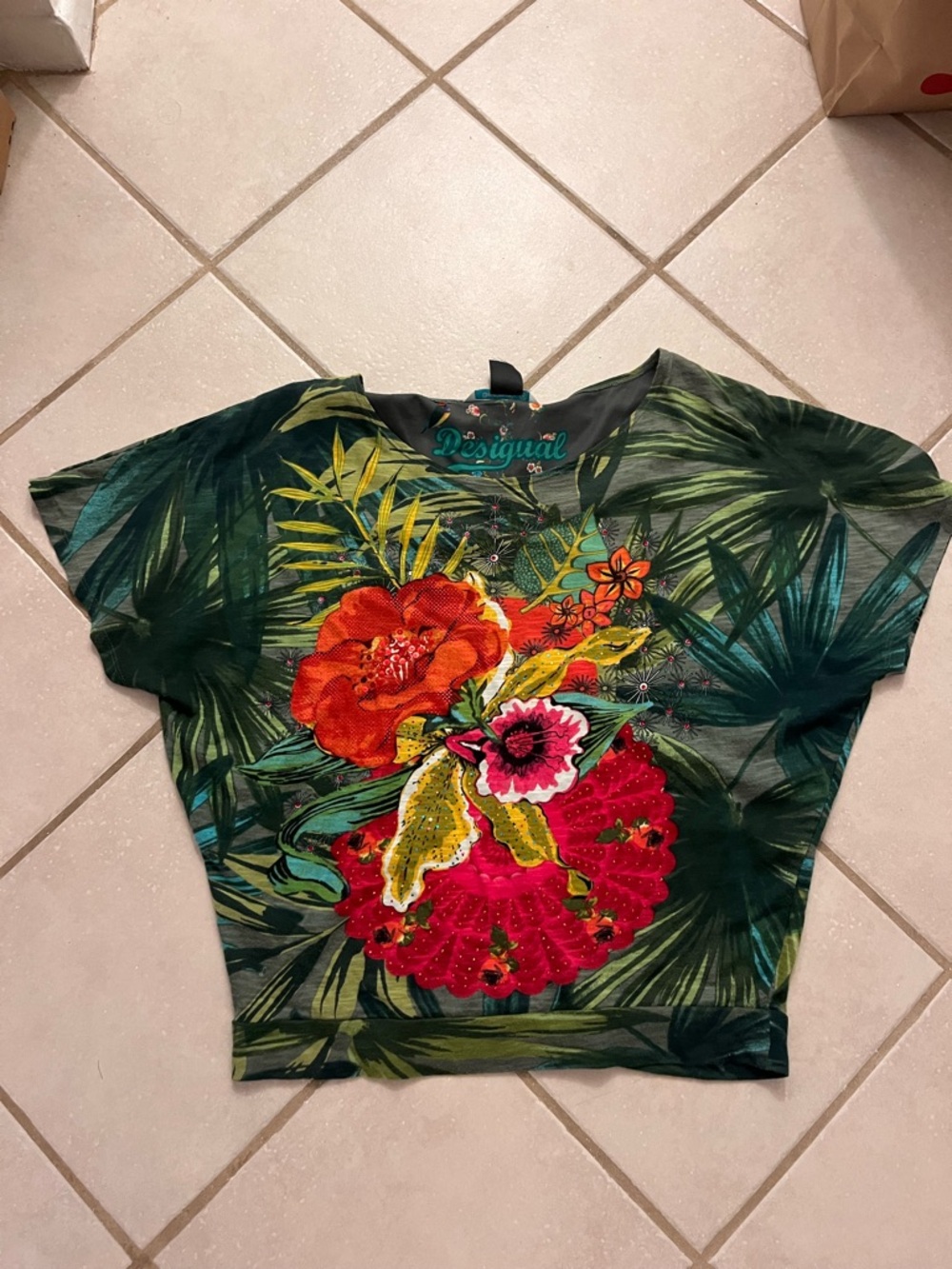 Desigual Green Tropical Floral Cropped Tee with Bright Applique